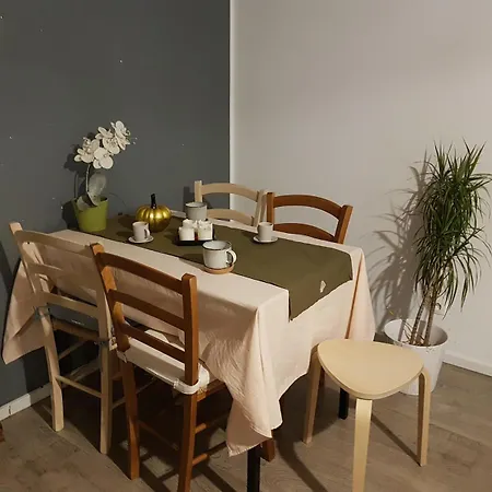 Lovely With A Garage On Premises