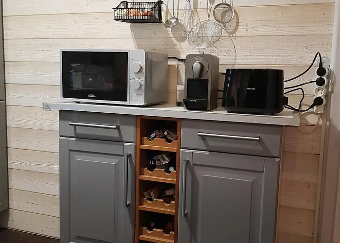 Lovely With A Garage On Premises