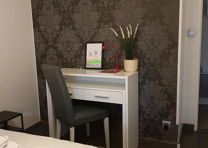 Lovely With A Garage On Premises Apartman *