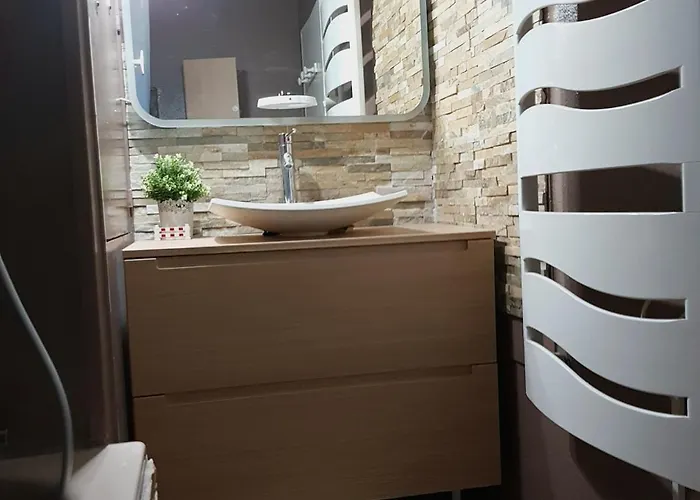 Lovely With A Garage On Premises Apartman