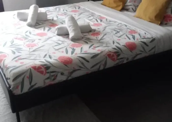 Lovely With A Garage On Premises Apartment *